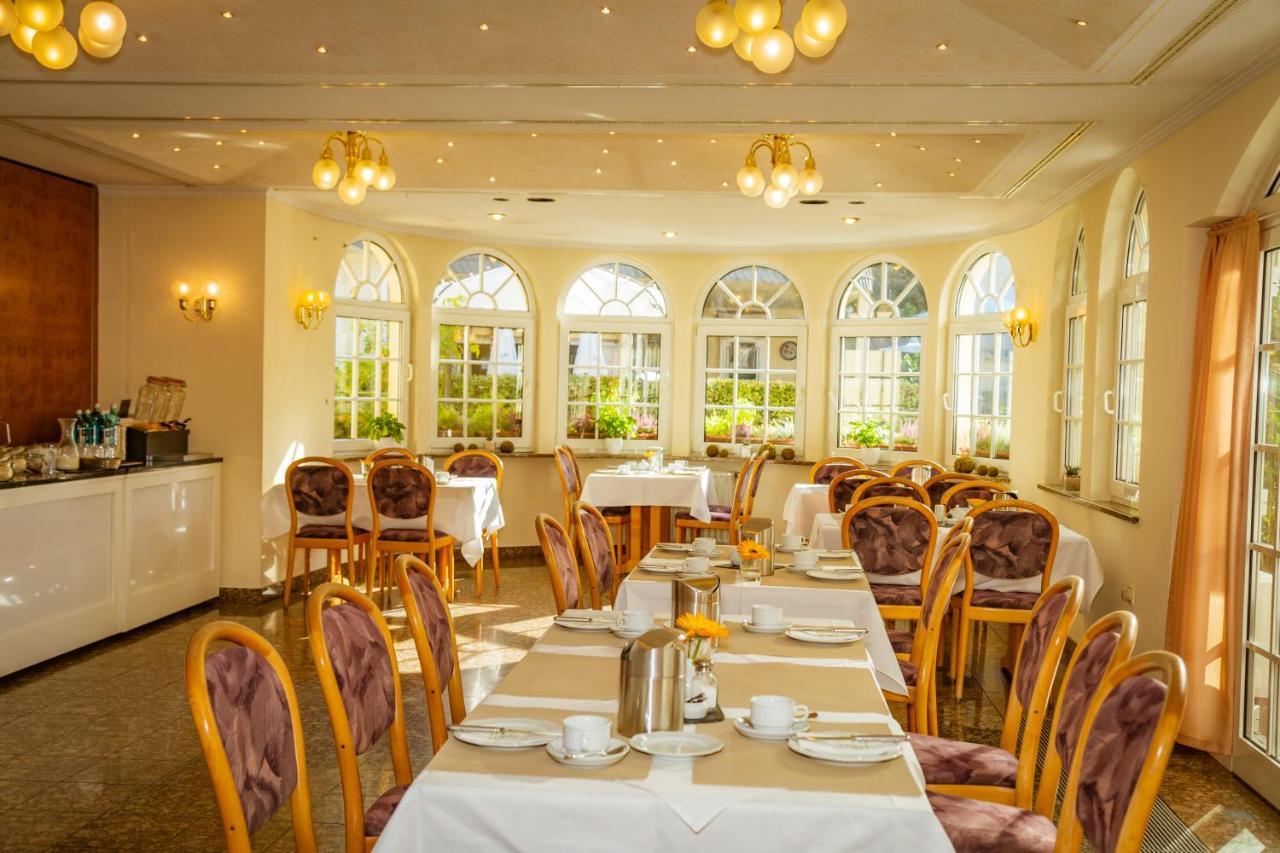 Hotel-Restaurant Zur Krone Loehnberg ภายนอก รูปภาพ