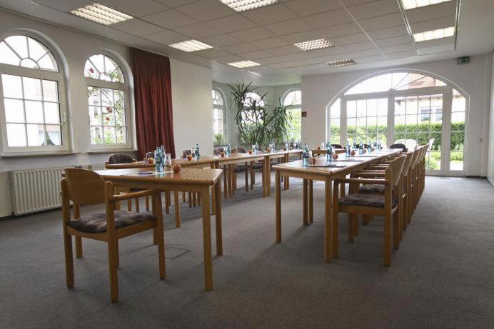 Hotel-Restaurant Zur Krone Loehnberg ภายนอก รูปภาพ
