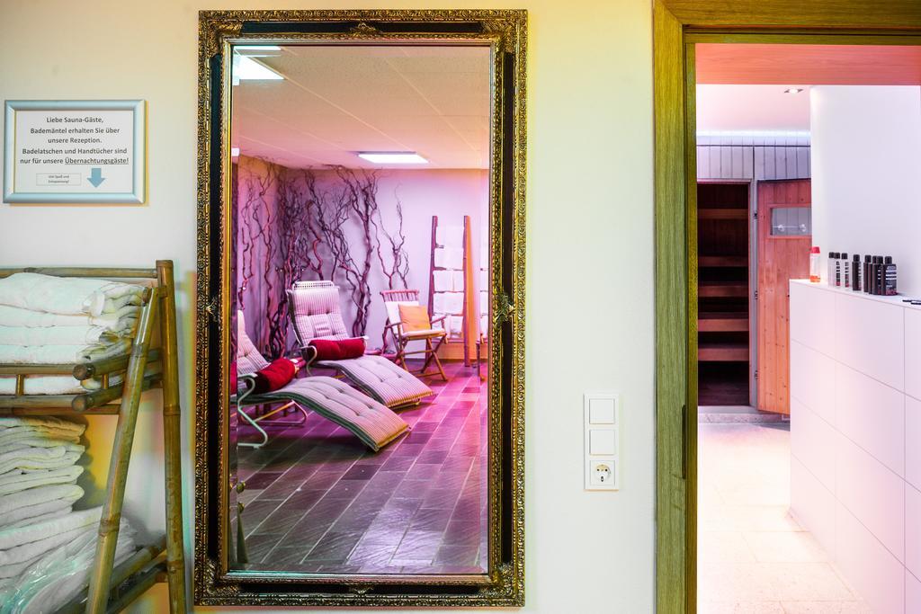 Hotel-Restaurant Zur Krone Loehnberg ภายนอก รูปภาพ