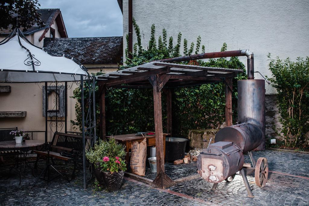Hotel-Restaurant Zur Krone Loehnberg ภายนอก รูปภาพ